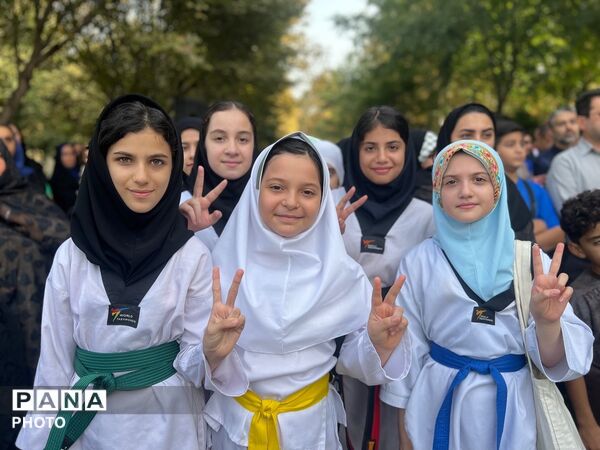 همایش بزرگ پیاده‌روی خانوادگی در صومعه‌سرا