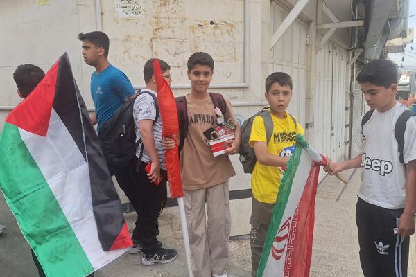 بزرگ مردان کوچک به سرزمین نور رهسپار شدند