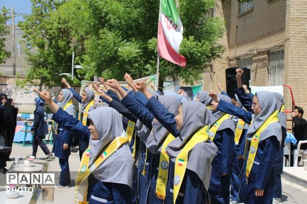زنگ سپاس معلم در فاروج به صدا در آمد 