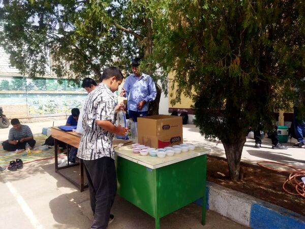 برگزاری جشنواره غذا و بازارچه دانش‌آموزی در دبیرستان نمونه دولتی دانش 