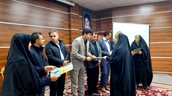 آیین گرامیداشت هفته پژوهش در شهرستان قائمشهر 
