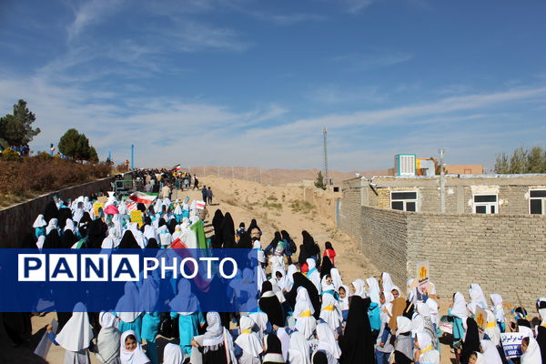 برگزاری راهپیمایی ۱۳ آبان در شهر درق 