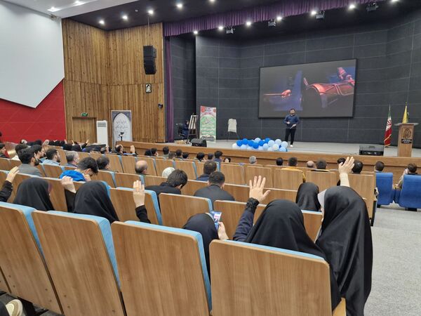 اجتماع بزرگ دانش‌آموزان بسیجی در هفته بسیج