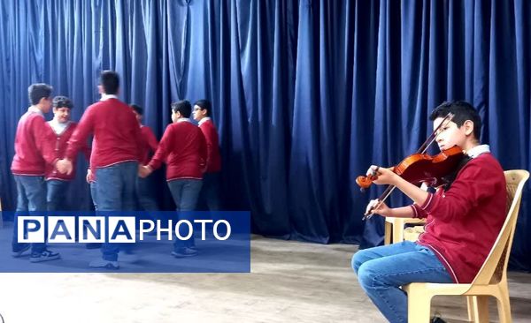 قطار داوری آثار چهل و سومین جشنواره فرهنگی هنری آموزش و پرورش ناحیه ۳ به ایستگاه پایانی رسید