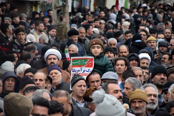  لبیک ملت ایران به فرمان رهبری