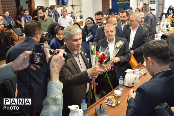 روز خبرنگار با حضور وزیر آموزش و پرورش