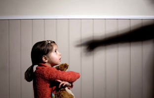 گزارش کودک‌آزاری، اقدامی ضروری برای حفاظت از حقوق کودکان 