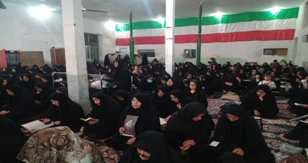دعای پرفیض جوشن‌کبیر، نجوای هزار نام خداوند را در فضای مسجد طنین‌انداز کرد