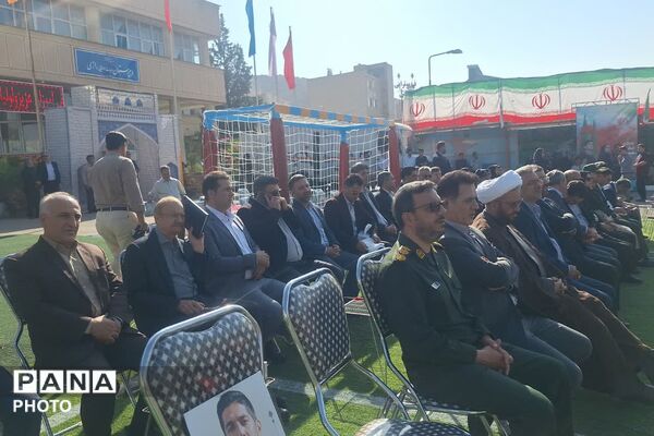 طنین زنگ مهر در دبیرستان رازی شیراز - 2