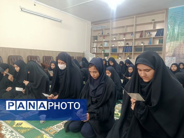 مراسم بزرگداشت شهید سیدحسن نصرالله و سردار شهید نیل فروشان در دبیرستان دخترانه امام حسین(ع) مشهد