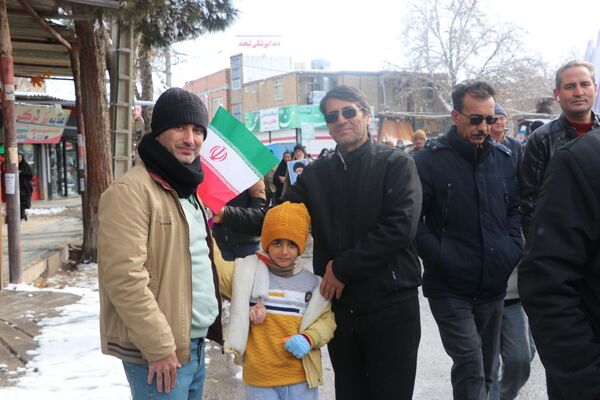 گوشه‌ای از حضور پرشور مردم سملقان در راهپیمایی ۲۲ بهمن 