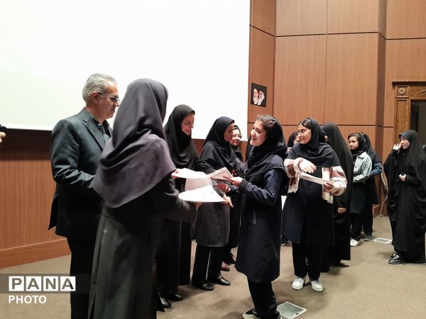 جلسه اولیا مربیان پایه هشتم دبیرستان مصلی نژاد حضرت زهرا 