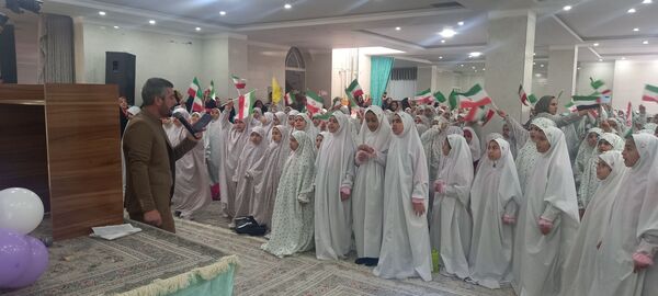 جشن تکلیف جمعی از غنچه‌های باغ ایمان در شهرستان کمیجان 