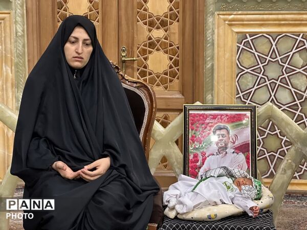 آیین شیرخوارگان حسینی با حضور همسران شهدا در قم