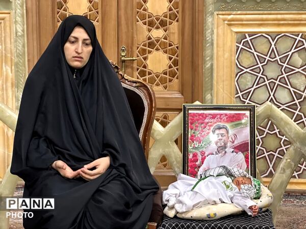 آیین شیرخوارگان حسینی با حضور همسران شهدا در قم