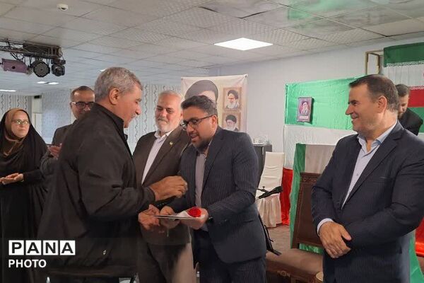  بزرگداشت رزمندگان سلامت و سالمندان