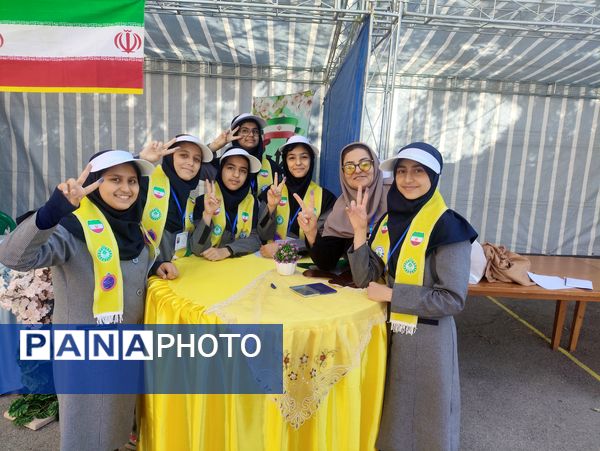  انتخابات شورای دانش‌آموزی در دبیرستان فرزانگان ۴ ناحیه ۷مشهد