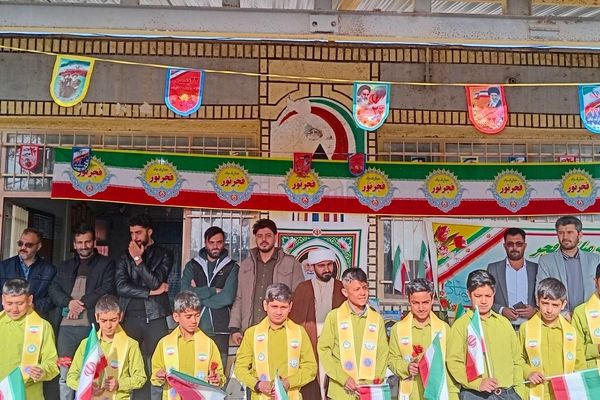 طنین زنگ انقلاب در مدرسهٔ شهید صادقی باخرز