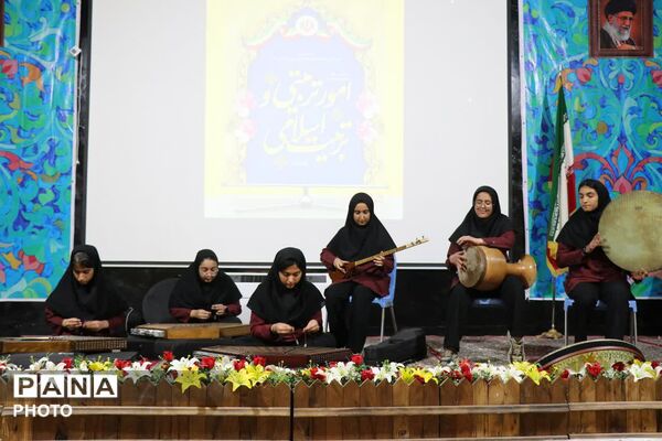 گرامیداشت هفته امور تربیتی در ابرکوه