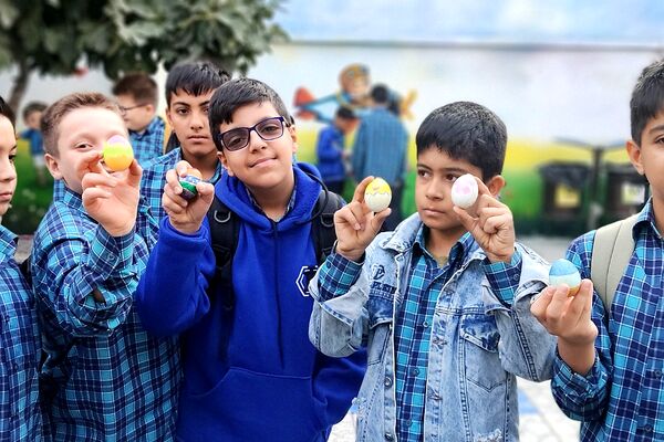 برگزاری روز جهانی تخم مرغ در دبستان فرهنگ۲ باقرشهر 