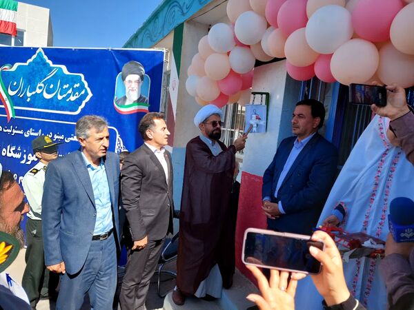 نواختن زنگ مهر در مدارس شهرستان خرم‌دره 
