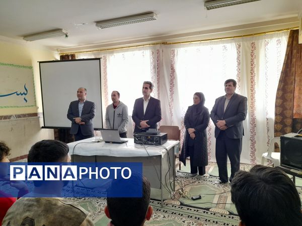 کارگاه مشاوره تحصیلی ـ انگیزشی ویژه دانش‌آموزان مقطع متوسطه دوم شهرستان سیروان