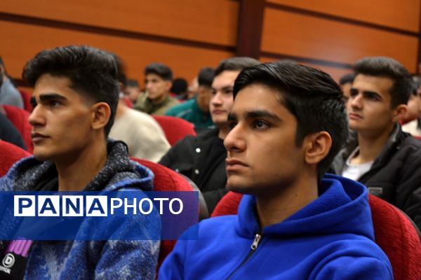 کاروان راهیان نور عازم خطه نور پسران بهارستان‌دو 