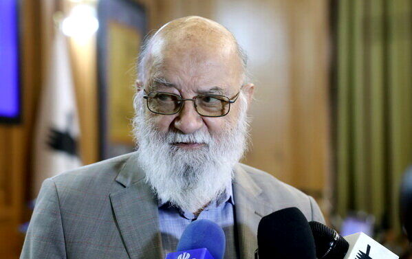 واکنش چمران به کارزارهای موافق و مخالف زاکانی