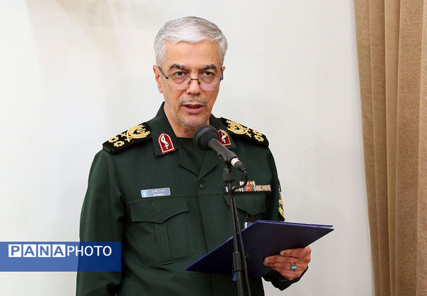 دیدار جمعی از فرماندهان نیروهای مسلح با رهبر انقلاب