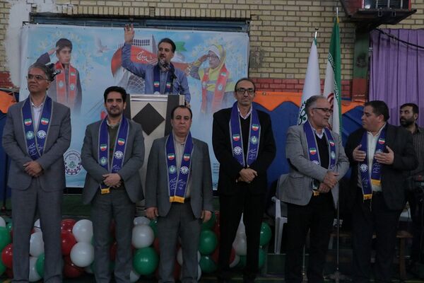 بهارستان دو صحنه همفکری، همدلی و همکاری پیشتازان در همایش یاوران انقلاب