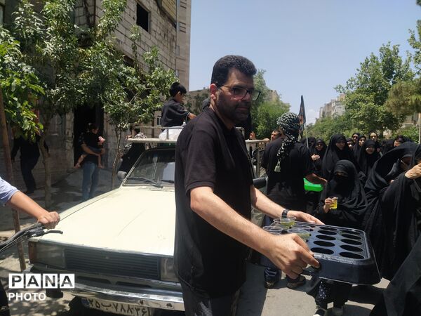 دل هایی غرق در عزا در مراسم ظهر تاسوعا حسینی