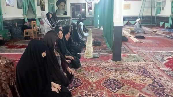 برگزاری نماز صد رکعتی در روستای گزکوه