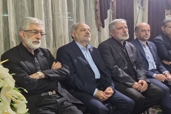 برگزاری مراسم بزرگداشت رهبر شهید انقلاب و شهدای جنگ تحمیلی با حضور وزیر آموزش و پرورش
