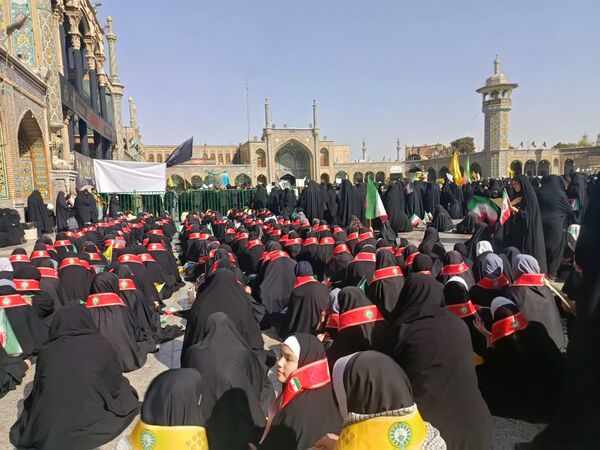 جلوه هایی از حضور مردم قم در راهپیمایی یوم الله 13 آبان
