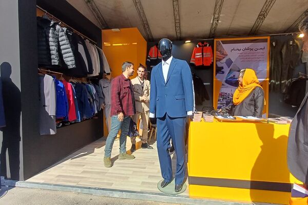 حضور دانش‌آموزان دبیرستان قلم چی ناحیه دو شهرری در نمایشگاه نانو فناوری
