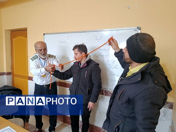 برگزاری کارگاه‌های مهارتی ویژه مربیان کاردان سازمان دانش‌آموزی قم