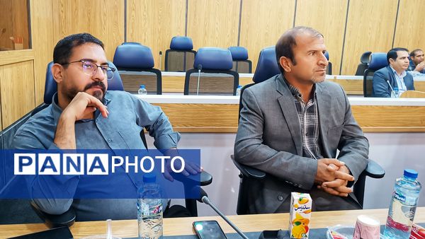 نشست خبری نماینده بویراحمد دنا و مارگون با خبرنگاران 