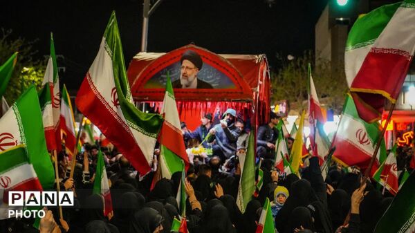  روزهای دلتنگی؛ شهادت پدر، آرزوی پرواز، تشییع شهدا
