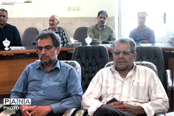 اولین نشست صمیمی بخشدار چترود با اعضای شوراهای اسلامی روستاهای بخش
