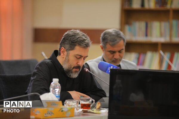  رونمایی از کتاب «برای پدر» با حضور رئیس شورای سیاستگذاری ائمه جمعه کشور و شاعران برجسته کشور