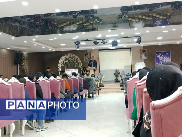 اختتامیه دهمین جشنواره نوجوان خوارزمی در تالار فرهنگیان کاشمر