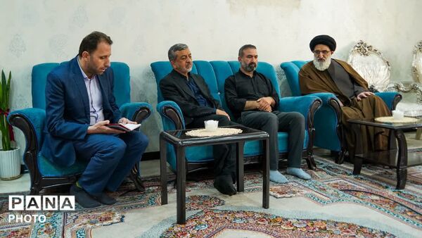 دیدار هفتگی نماینده ولی فقیه در استان البرز با خانواده معظم شهدا و ایثارگران