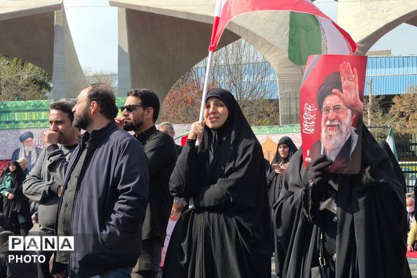 تشییع پیکر شهیدان لاریجانی، سلیمانی و شهدای ناو دنا