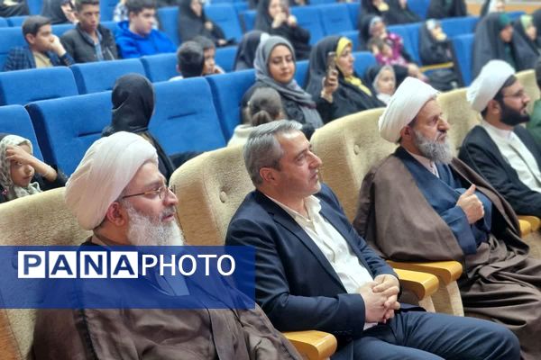 آیین تجلیل از برگزیدگان مسابقات قرآن و عترت بسیج قرچک