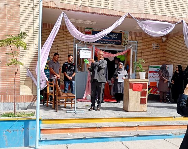 نواخته شدن زنگ مهر در مدارس شهرستان خلیل‌آباد 