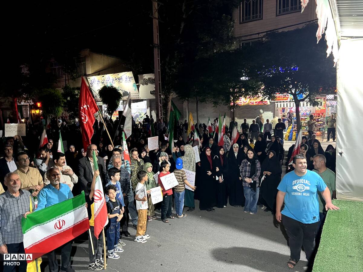 راهپیمایی پرشور و آموزش اصلحه با حضور گسترده  مردم  ساوجبلاغ