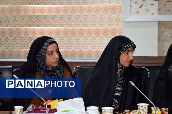 تجلیل از آموزش‌دهندگان و هم‌اندیشی برای آینده روشن در منطقه ۱۴