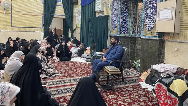 اعتکاف دانش آموزی در مسجد جوادالائمه (ع)؛سفری به قلب عبادت