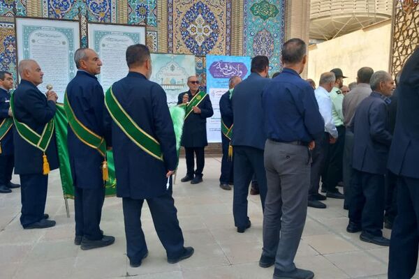 تشییع پیکر شهید دانش‌آموز در شاهچراغ(ع)