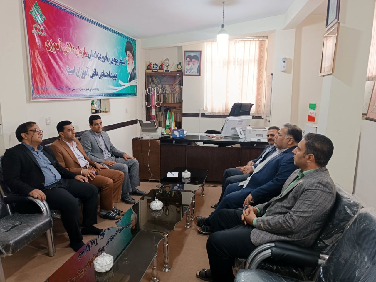 جشن عاطفه‌ها، نماد همدلی و همیاری در بین دانش‌آموزان 